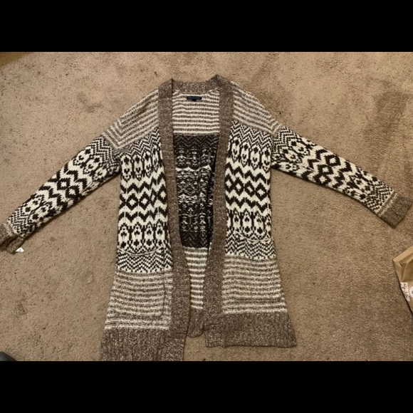 American Eagle Women’s Cardigan - Picture 2 of 4